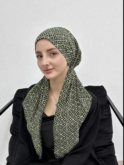 Non-Slipping Headscarf With An Elastic Band